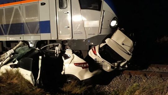 Lubelskie: Wjechał wprost pod nadjeżdżający pociąg. Nie żyje 17-letnia dziewczyna