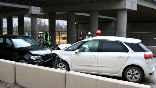 Lubelskie: Wypadek na krajowej "19". Pięć osób w szpitalu