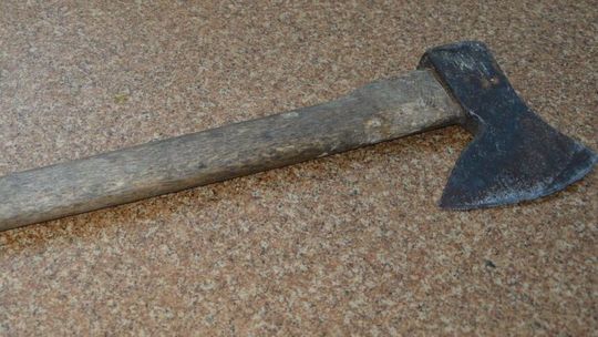 Lubelskie. Z siekierą w ręku groził sąsiadom, że ich zabije i spali