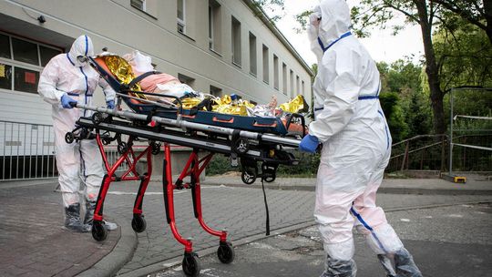 Lubelskie. Zdrowy pacjent uwięziony w szpitalu, bo zaginęły jego próbki