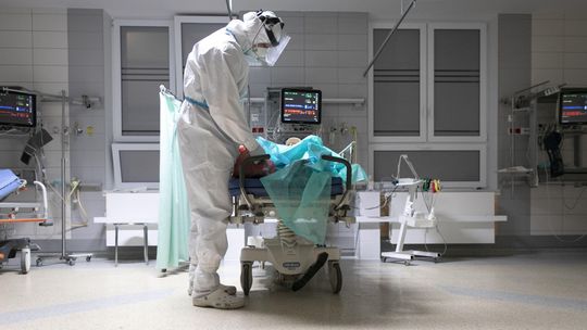 Lubelskie: Zmarło 9 zakażonych pacjentów. Najmłodszy miał 36 lat