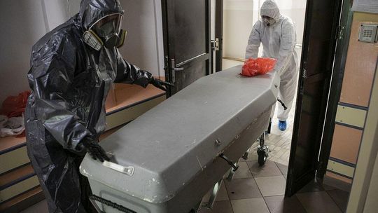 Lubelskie: Zmarły 43 osoby z infekcją COVID-19. Miały od 46 od 98 lat