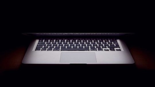 Lubelskie: Znalazła swoje nagie zdjęcia w sieci, a prokurator uznał, że to mała szkodliwość