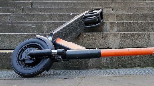 Lublin: 11-letnia dziewczynka w szpitalu po wypadku na elektrycznej hulajnodze