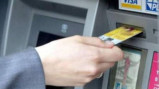 Lublin: 22-latka wyczyściła konto swojemu dziadkowi