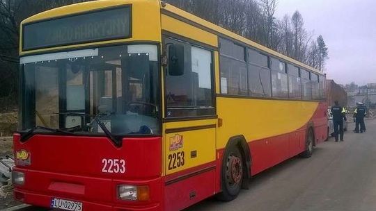 Lublin: Autobus miejski zderzył się z samochodem osobowym
