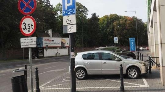 Lublin: Będą zmiany w strefie parkowania obok Plazy?