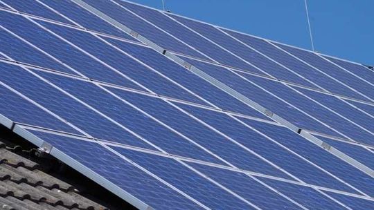 Lublin chce dopłacać do paneli słonecznych. Ile można zaoszczędzić dzięki instalacji?