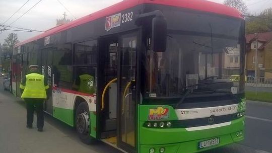 Lublin: Ciężarówka zderzyła się z autobusem MPK