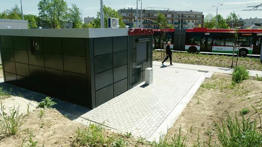 Lublin. Dla pasażerów za dnia luksus czyli sedes, a nocą zostają krzaki