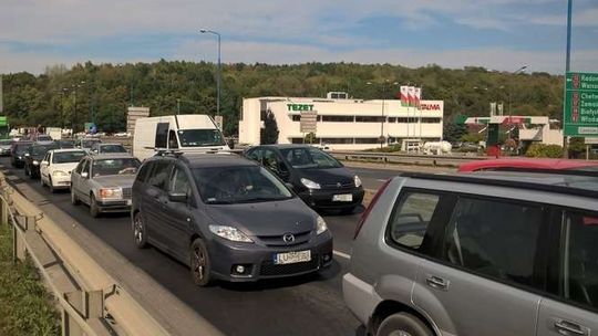 Lublin: Drogowy koszmar na Kraśnickiej i Sikorskiego, nowa sygnalizacja blokuje ruch