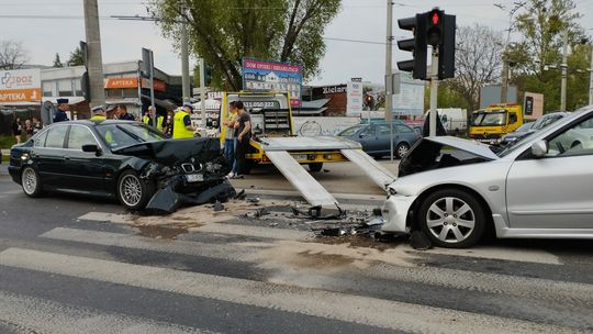 Lublin. Dwa poważne wypadki. Potężne korki na ulicach