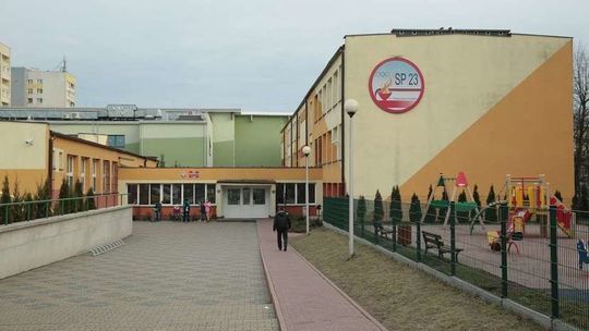 Lublin: Dyrektor SP nr 23 zamknął szkolne boiska ze względów bezpieczeństwa