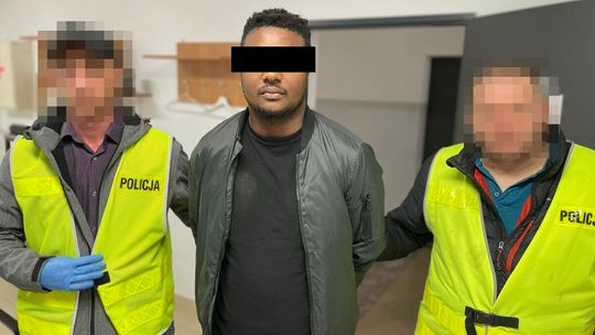 Lublin. Dziewczyna musiała skakać z okna na drugim piętrze, bo on chciał ją zabić