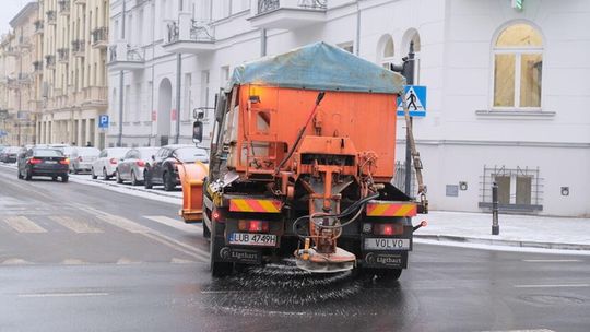 Lublin gotowy na nadejście zimy. Pługi i solarki już grzeją silniki