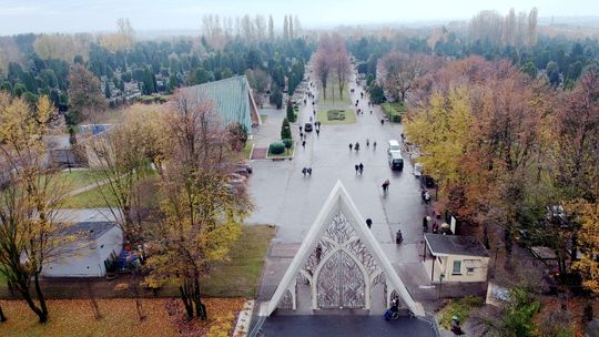 Lublin: Jak dojechać do cmentarzy 1 listopada? Komunikacja miejska, parkingi