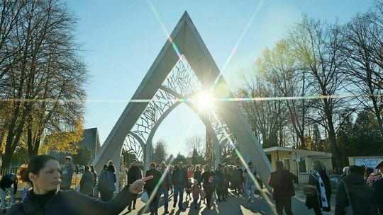 Lublin. Jak dojechać na cmentarze, gdzie zaparkować?