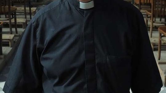 Lublin: Jeden zagadywał księdza, a drugi kradł