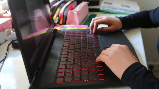 Lublin: Jedni uczniowie kończą kwarantannę, inni zaczynają. Decyzje w kolejnych szkołach