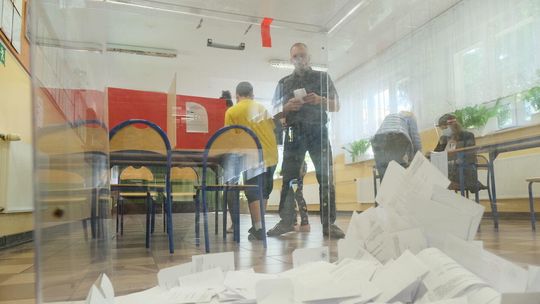 Lublin: Karta ubrudzona tak, aby nie można było zagłosować na jednego z kandydatów?