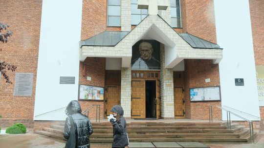 Lublin. Kiedy ranne wstają zorze, sąsiad obok spać nie może