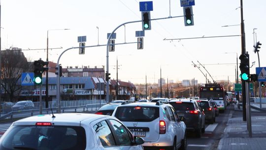 Lublin: Kierowcy skarżą się na zakorkowaną Fabryczną. "Po co wprowadzono te dodatkowe światła"