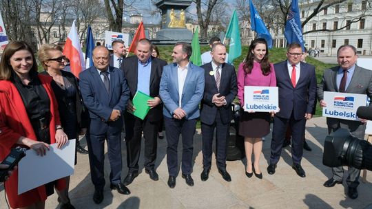 Lublin: Koalicja Europejska poparła protest nauczycieli i pokazała kandydatów do PE