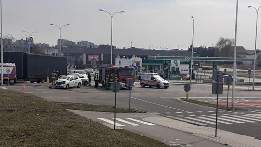 Lublin: Kolizja na skrzyżowaniu Poligonowej i Zelwerowicza. Zderzyły się dwie osobówki