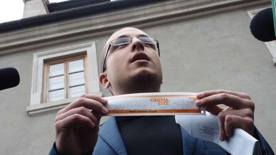 Lublin: Korwinowcy chcieli wręczyć Palikotowi bilet na film o Pileckim