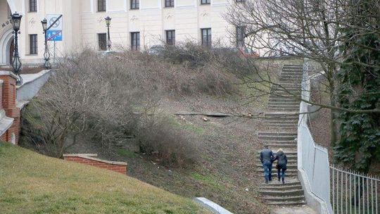 Lublin: Krzaki zniknęły ze skarpy koło zamku