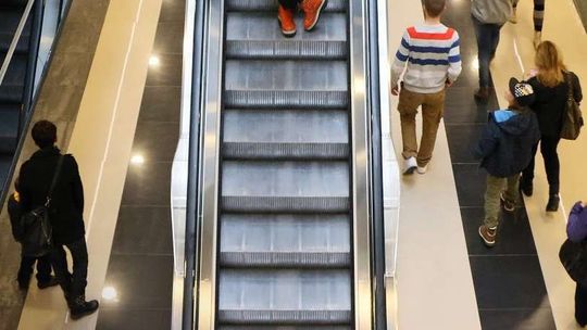 Lublin: Mama u fryzjera, trzylatka wybrała się na spacer po galerii handlowej