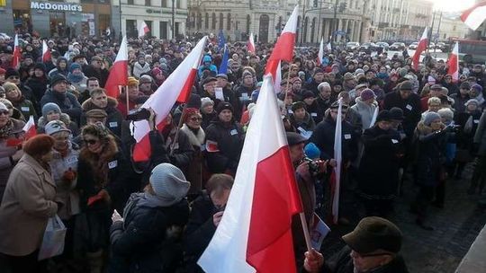 Lublin: Manifestacja KOD na placu Litewskim (zdjęcia)