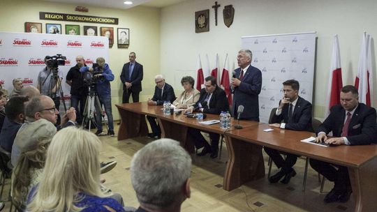 Lublin: Marszałek Senatu ostrzegał w siedzibie Solidarności przed opozycją