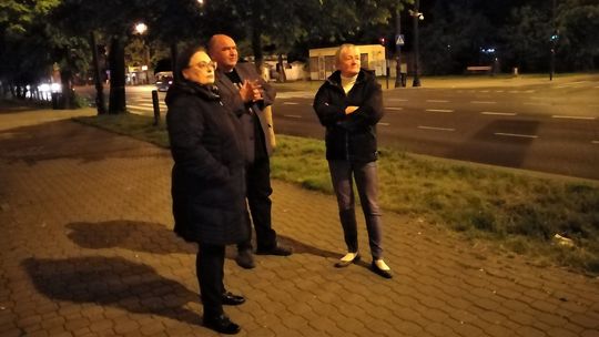 Lublin: Mieszkańcy Lipowej pilnują nocą drzew. Na ulicę wyszedł obywatelski patrol