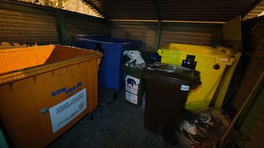 Lublin. Na haju podpalali wiaty śmietnikowe na Czubach. W jednej był człowiek