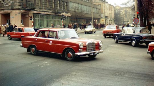 Lublin na starych zdjęciach. Tym razem taksówką w stronę PRL 