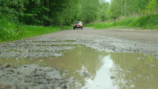 Lublin: Na tej ulicy dziurawe są nawet dziury. "Są dziury, okropne kałuże i błoto po deszczu"