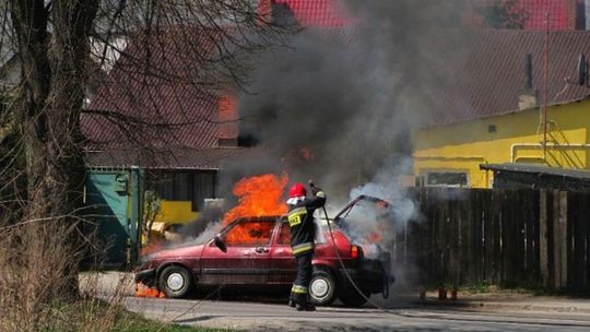 Lublin: Na ul. Nałkowskich spłonął samochód (zdjęcia)