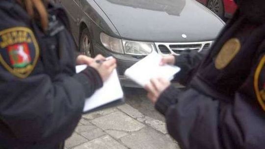 Lublin: Najpierw ulotki, później mandaty za parkowanie bez głowy