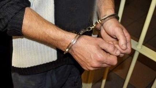 Lublin: Napadł na sklep. Nie chcieli go wypuścić więc zdjął spodnie i...