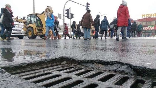 Lublin: Niedawno odnowiona al. Tysiąclecia już wymaga naprawy