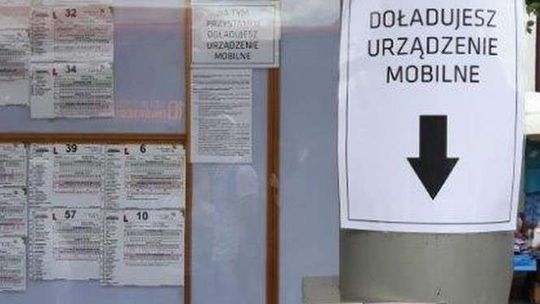 Lublin: Nowe ładowarki do telefonów komórkowych na przystankach