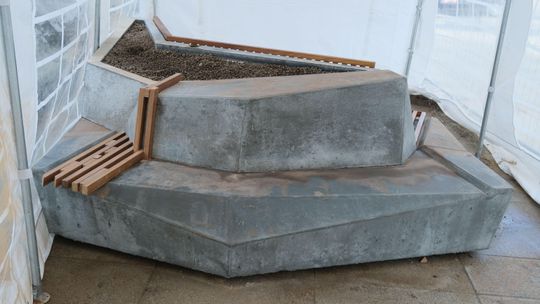 Lublin: Nowe meble droższe od Ławki Niepodległości