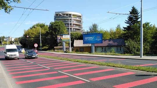 Lublin: Nowe oznakowanie na niebezpiecznym odcinku. Często dochodzi tu do wypadków [zdjęcia]