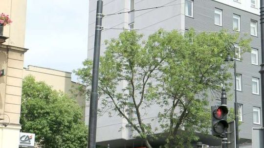 Lublin: Nowe słupy już się wygięły. Wymienią je