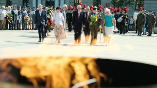 Lublin: Obchody 82. rocznicy wybuchu II wojny światowej. Odczytanie listu, apel i złożenie wieńców