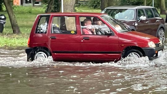Lublin. Oberwanie chmury na Ponikwodzie
