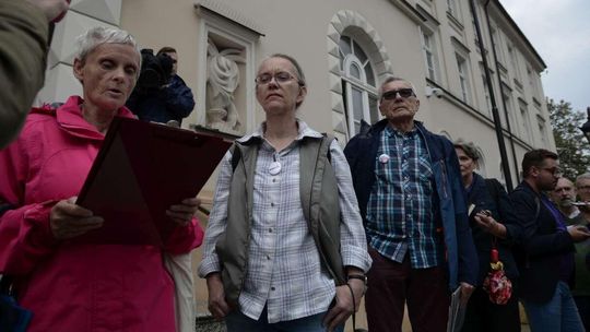 Lublin: Odczytali "skandaliczną" wypowiedź na schodach u wojewody. A potem na siebie donieśli