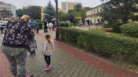Lublin: Ogromne kolejki przed żłobkami i przedszkolami. Nawet godzina czekania