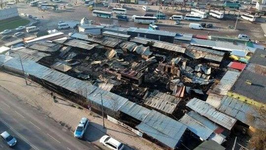 Lublin: Ogromny pożar targu przy ulicy Ruskiej [zdjęcia, wideo]